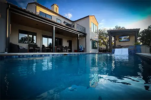 Custom swimming pool with modern architecture